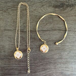 Trendy Gold & White Clover in Circle Pendant Necklace and Bracelet Set